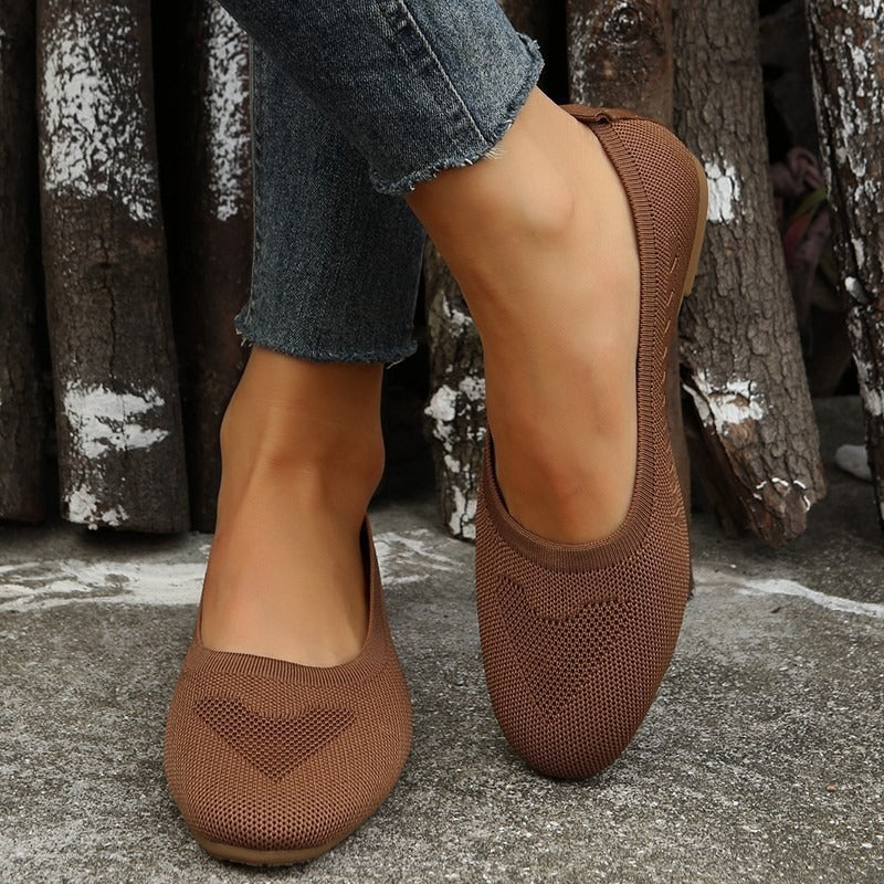 Large size flying knitting single shoes women spring and autumn new round head low heel lazy casual mother shoes